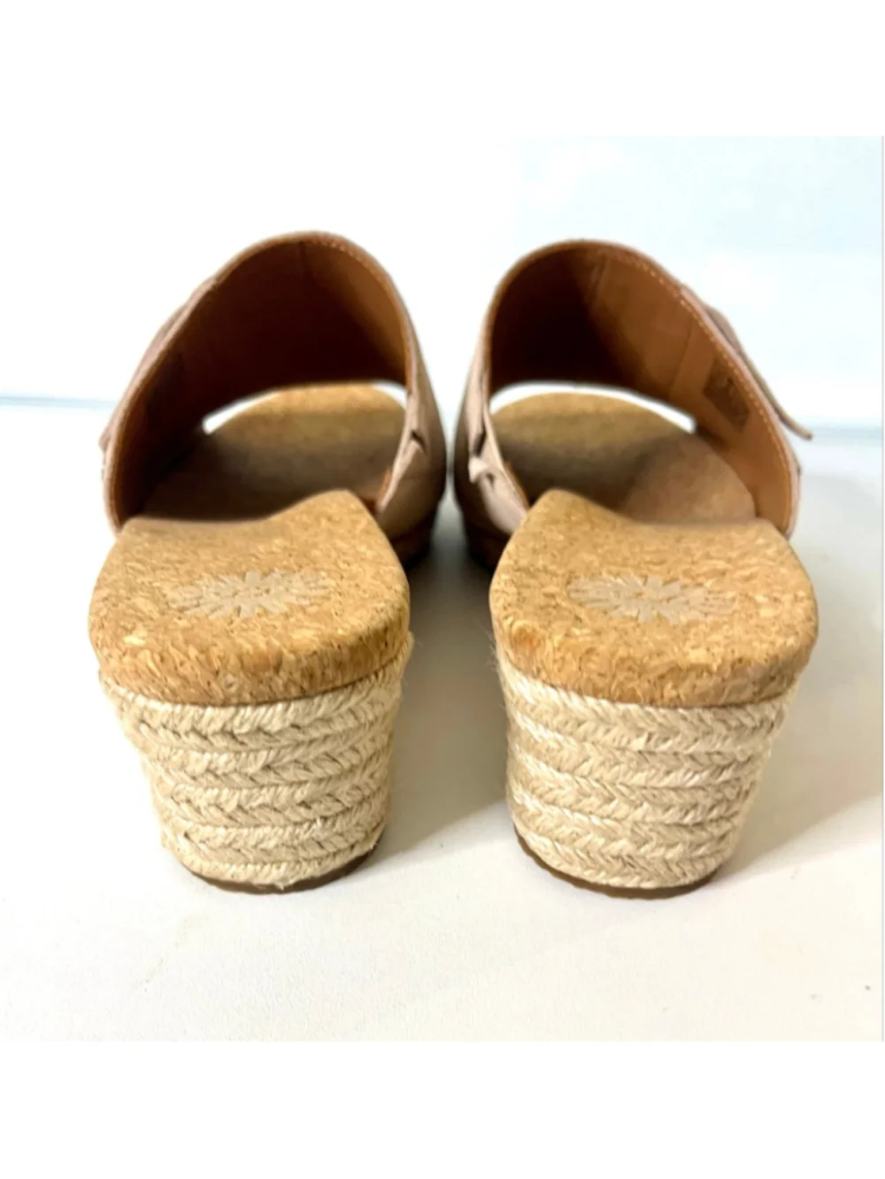 UGG Danes Women’s Tan suede fringe wedge sandals size 10